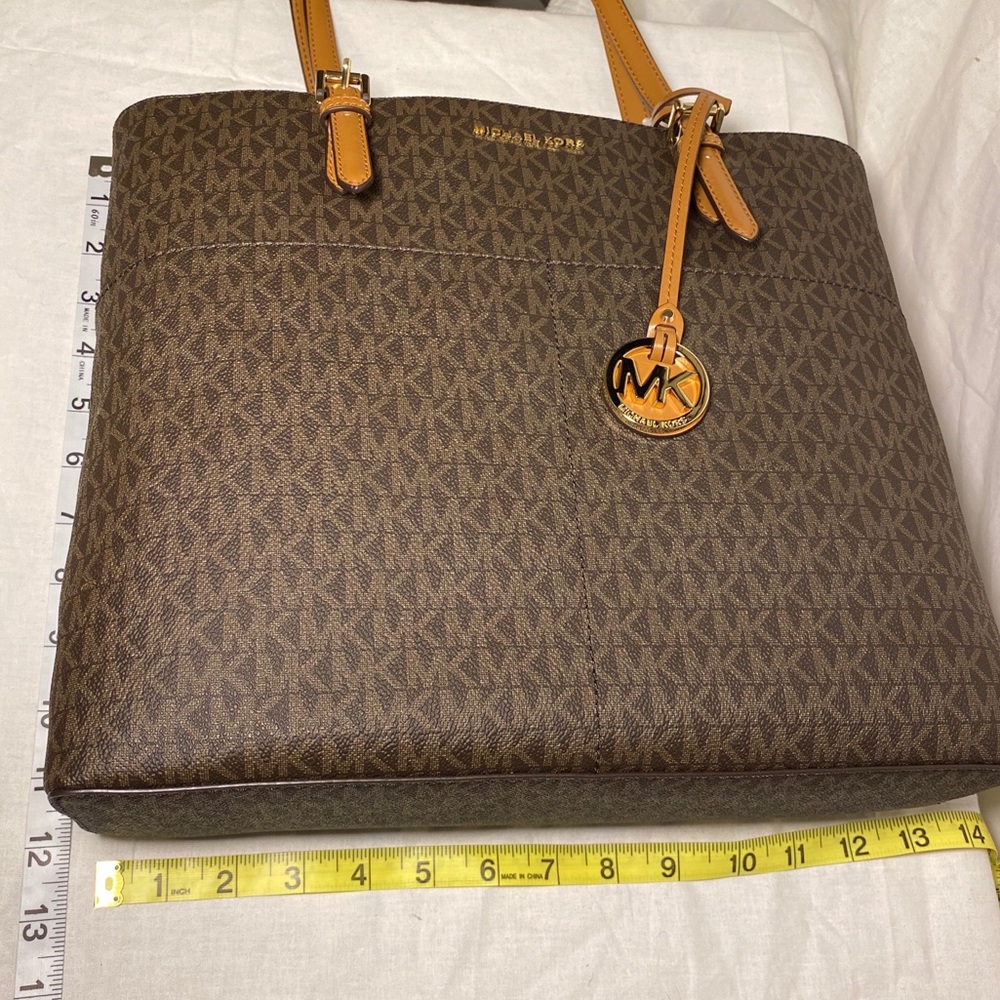 NWT Michael Kors Bedford Lg pocket tote - Picture 4 of 7